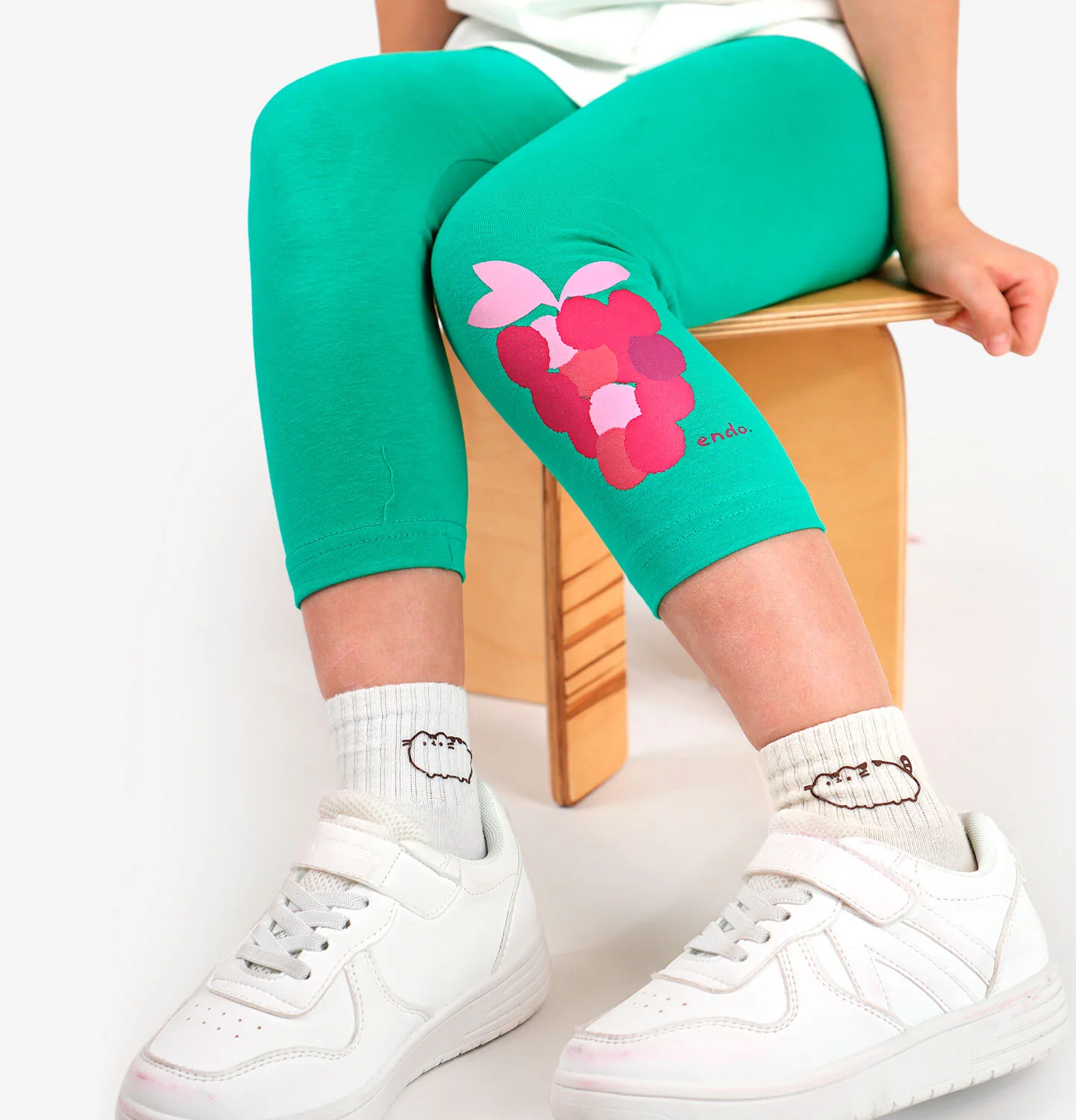 Legginsy 3/4 dla dziewczynki, z maliną, zielone 3-8 lat - Image 3